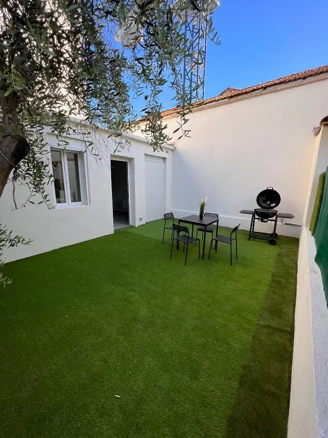 Les jardins marseillais 1- appartement 4 personnes - plages calanques- stade vélodrome - hôpital la Timone Marseille