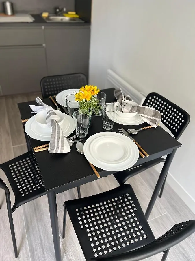 Les jardins marseillais 1- appartement 4 personnes - plages calanques- stade vélodrome - hôpital la Timone Marseille